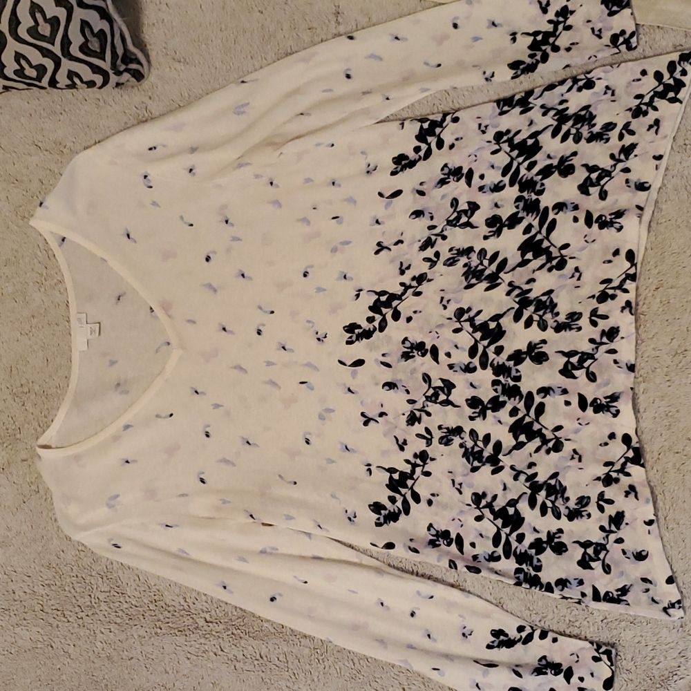 Ladies JJill v neck tunic,  white,  navy and lilac,  PM,